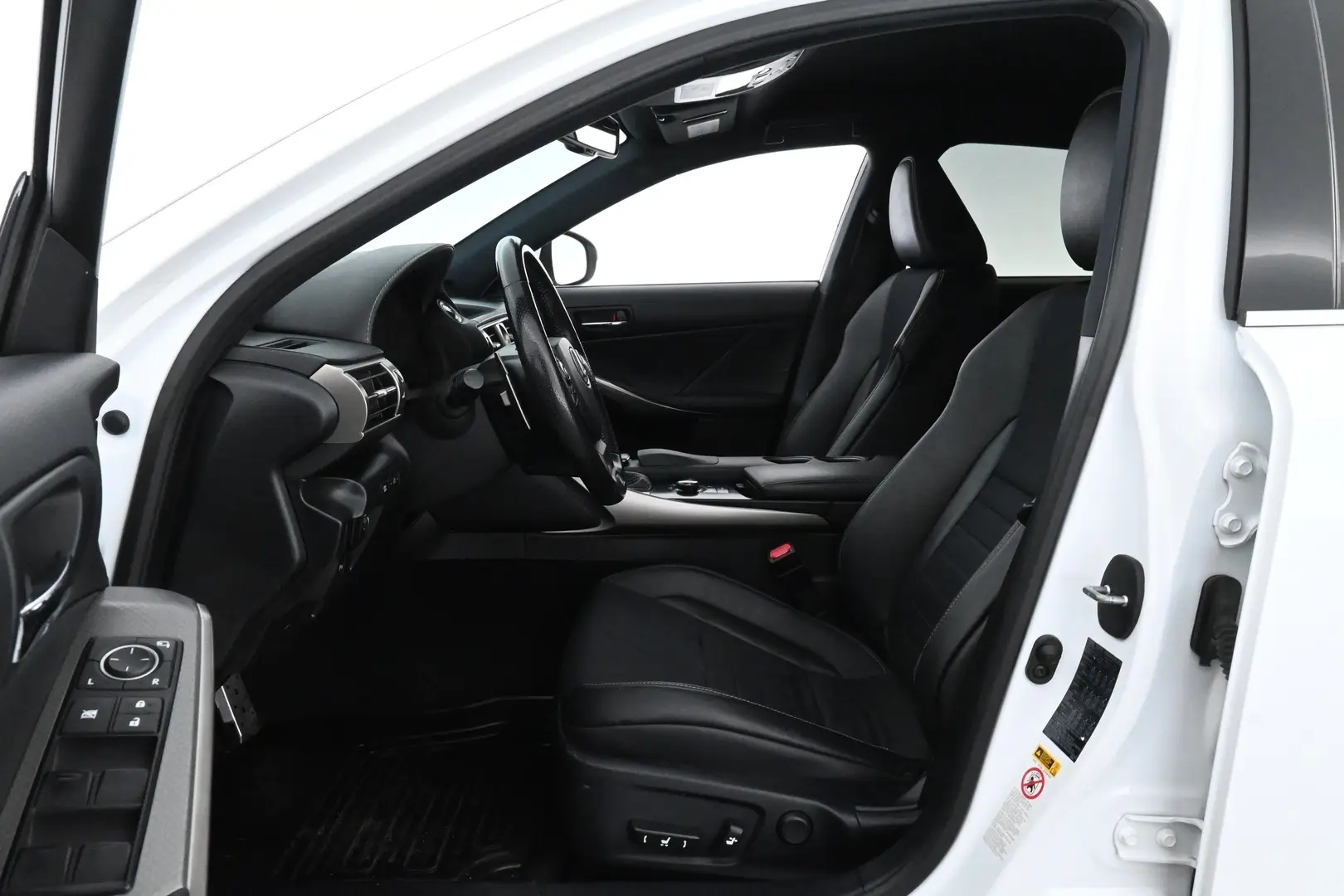 Car Image - 5cdfKnvp4X3Xl17ziRcAVs