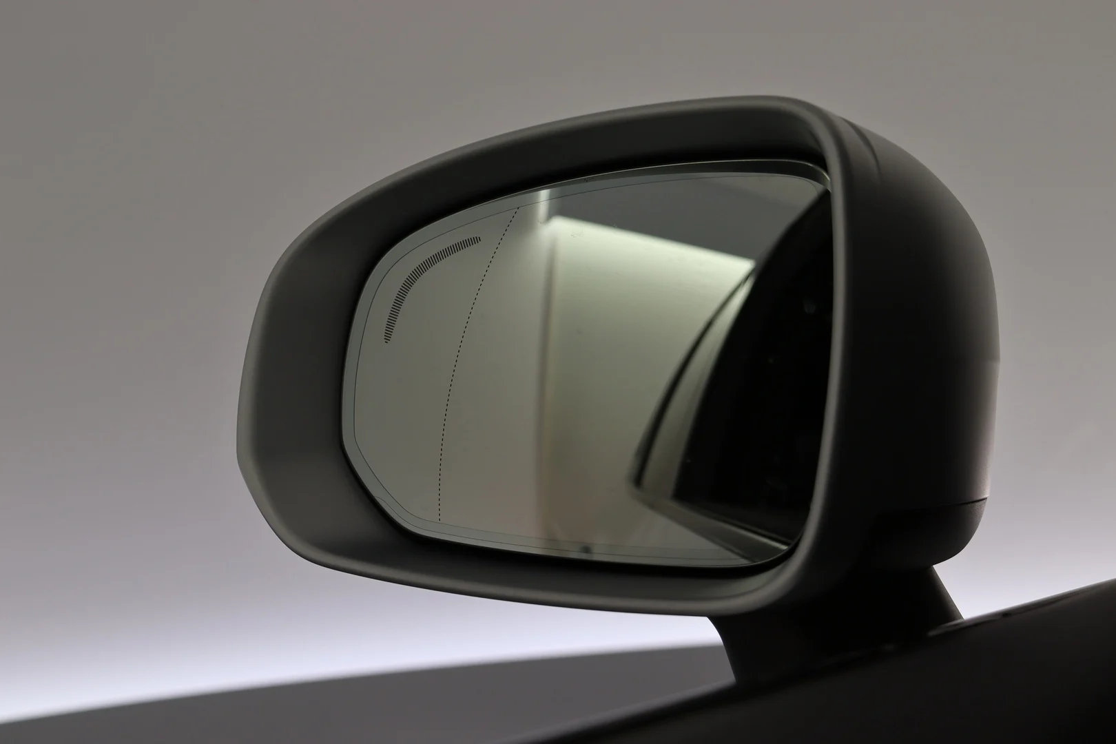 Car Image - qeZm6j1LjB16Ll5uo8imI