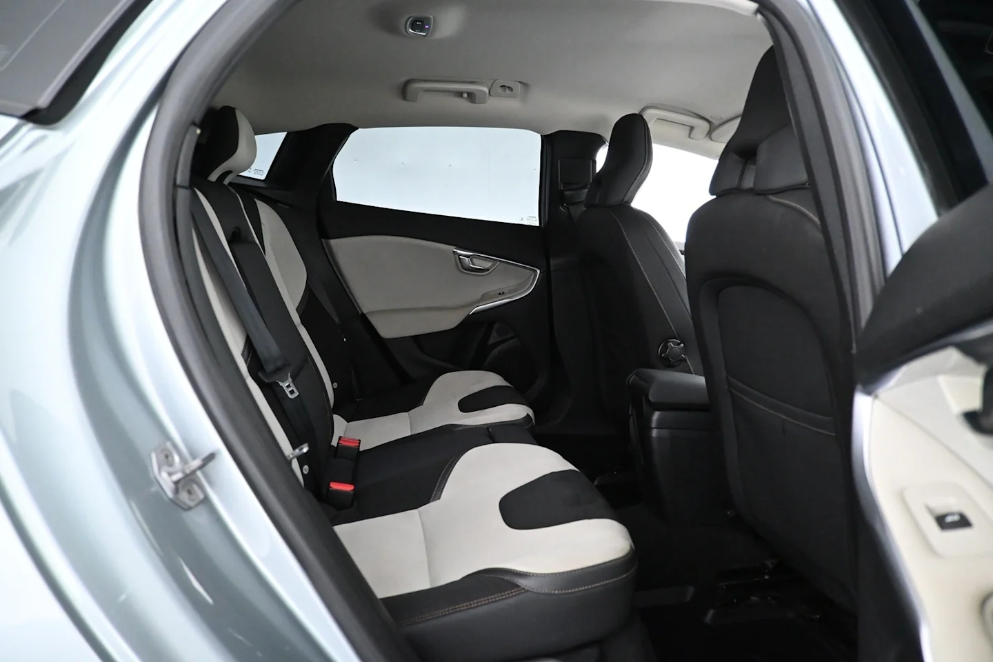 Car Image - xpyeLHHjzyQDfsvrv81JH