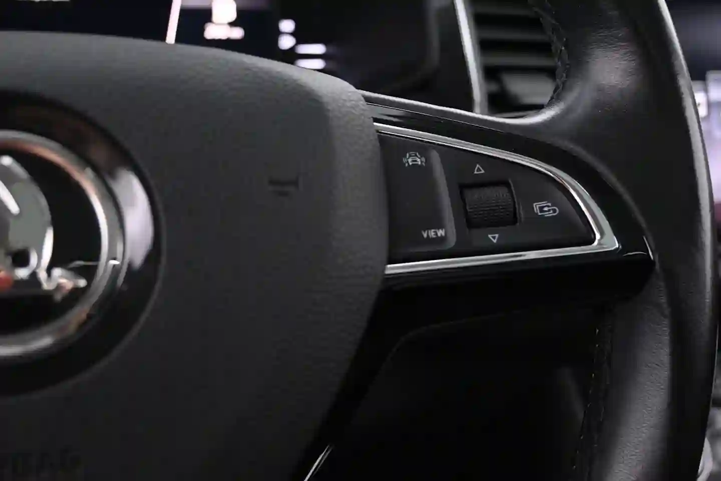 Car Image - 1Y4iDyslS0i4sURLlJblEF