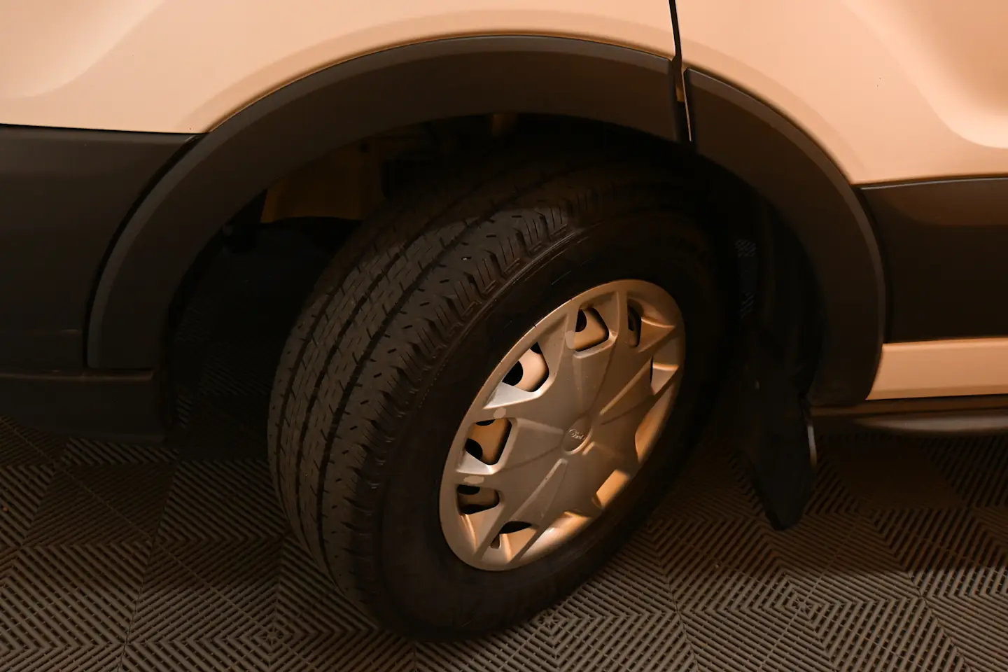 Car Image - 75iWdXy6iGctApQmotxu58