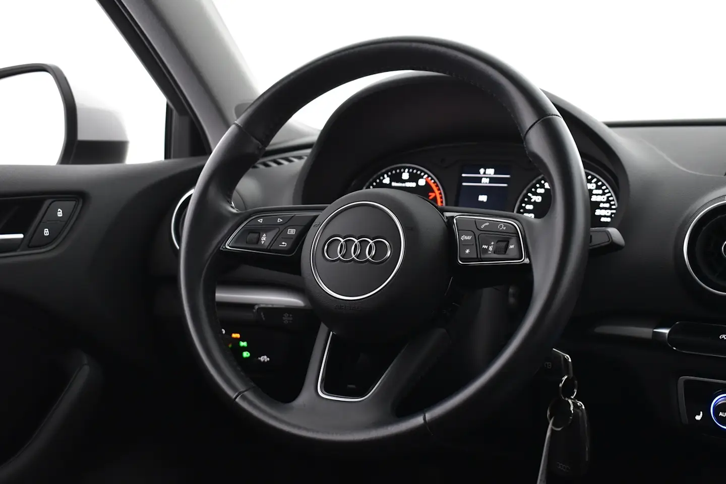 Car Image - 3UxOW2RicncyZbS9XYZtTL