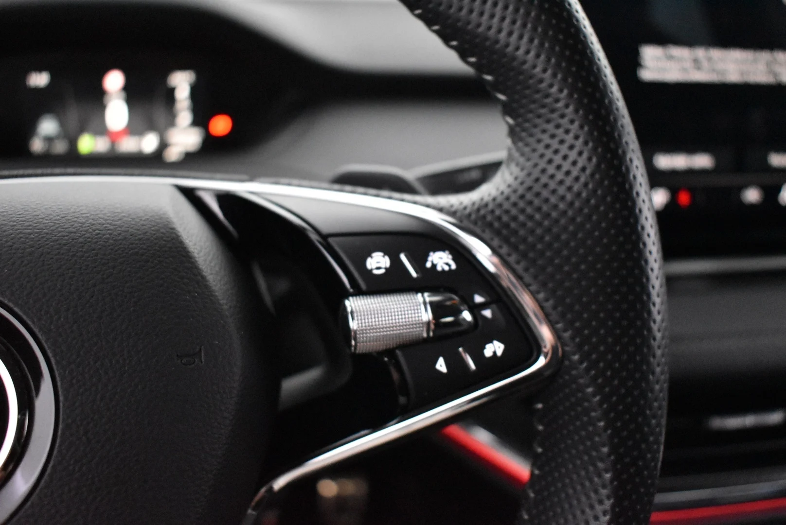Car Image - 60cB9zzfq0iPbJJnD5TeIa