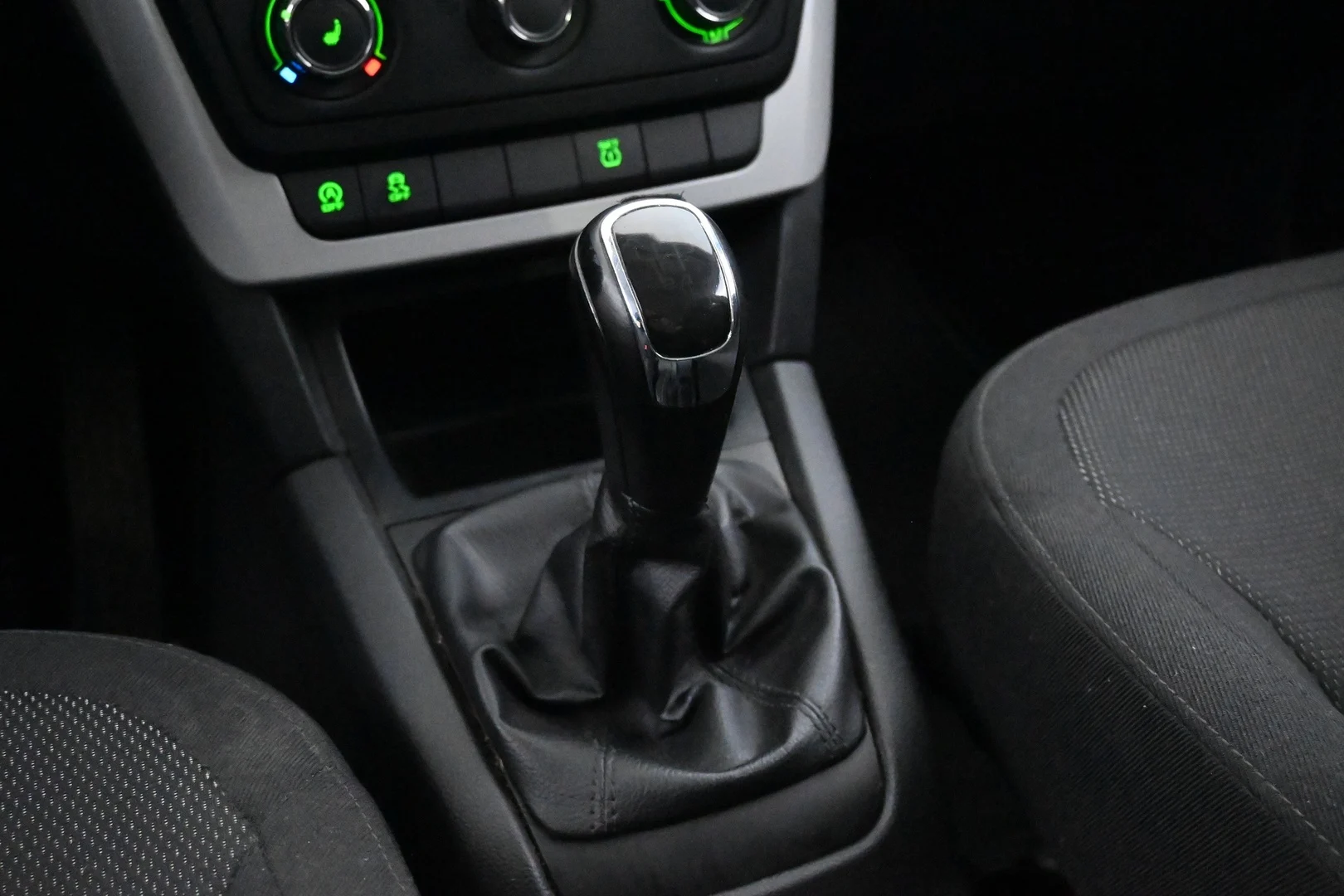 Car Image - 4aiVuJFw5xhzFhaCntKpBn
