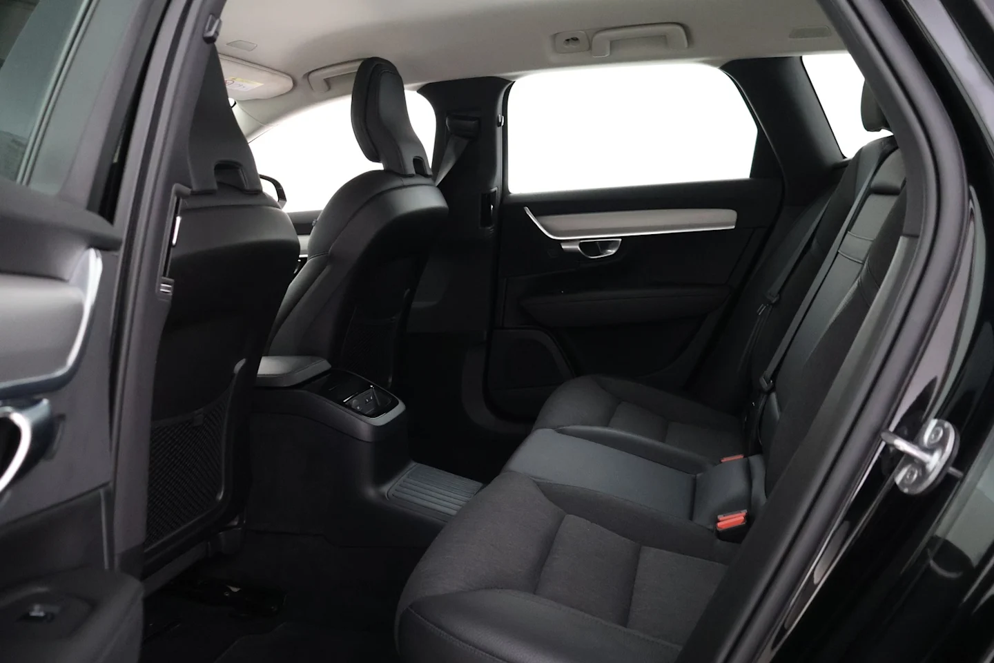 Car Image - 3YH1vpQW71BFXo5zbQGTJ6