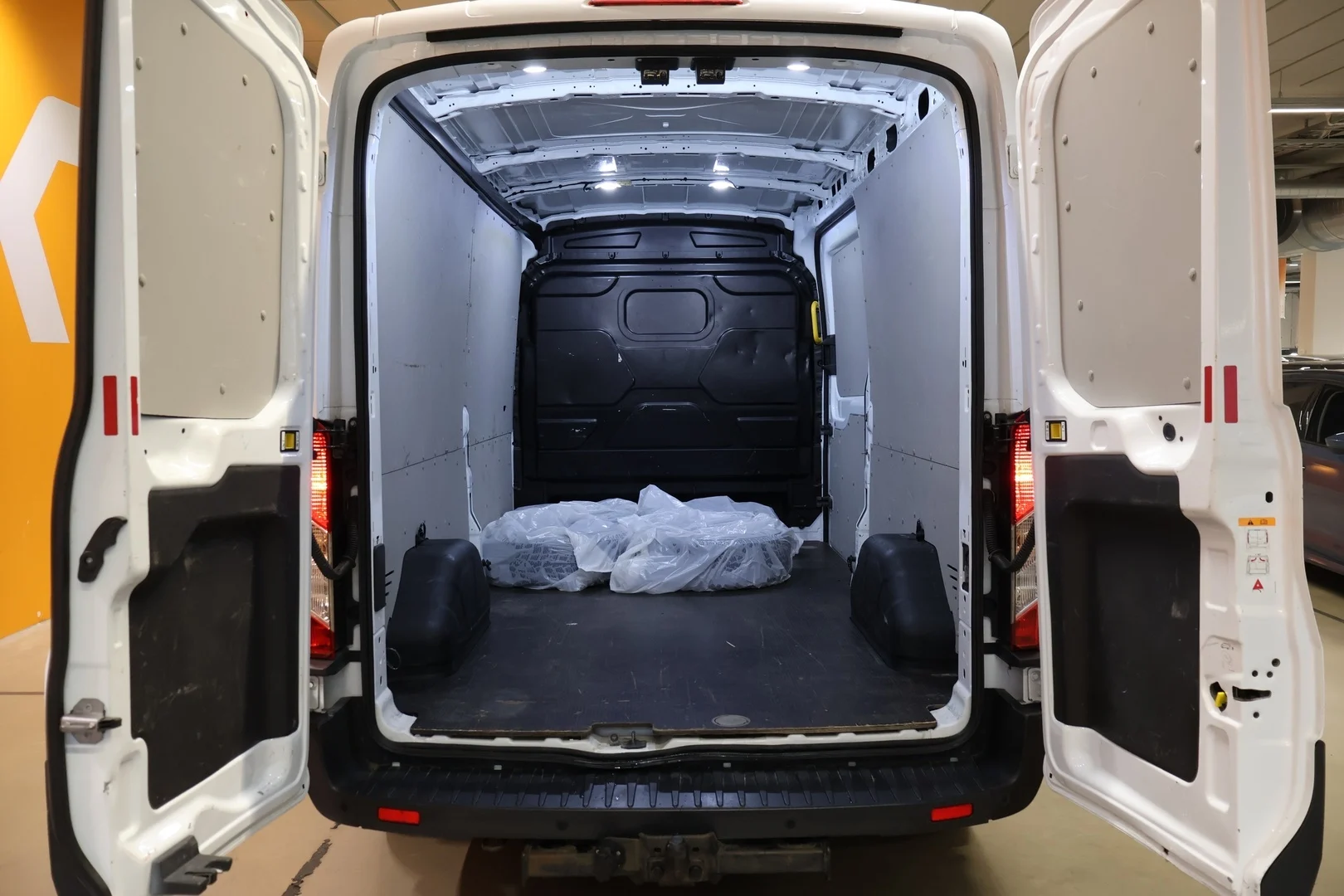 Car Image - RyYJxbuGW6aHLqEnouGzw