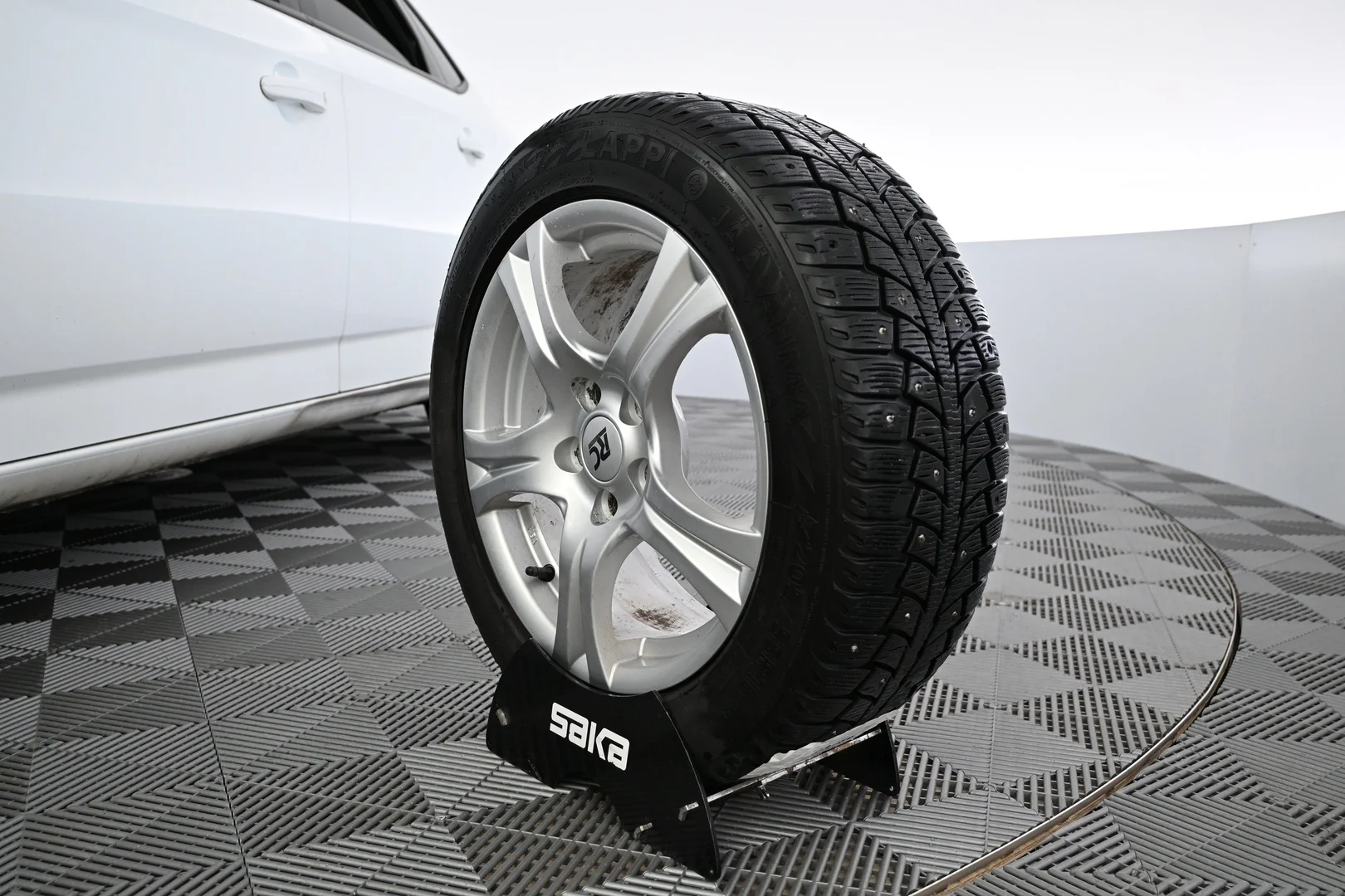 Car Image - 3DsDAEdkMDQaB7Qx3pXGFt