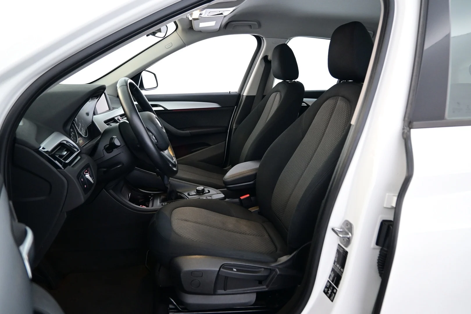 Car Image - 4DXB0UyuswgJX8mxPI5qSO