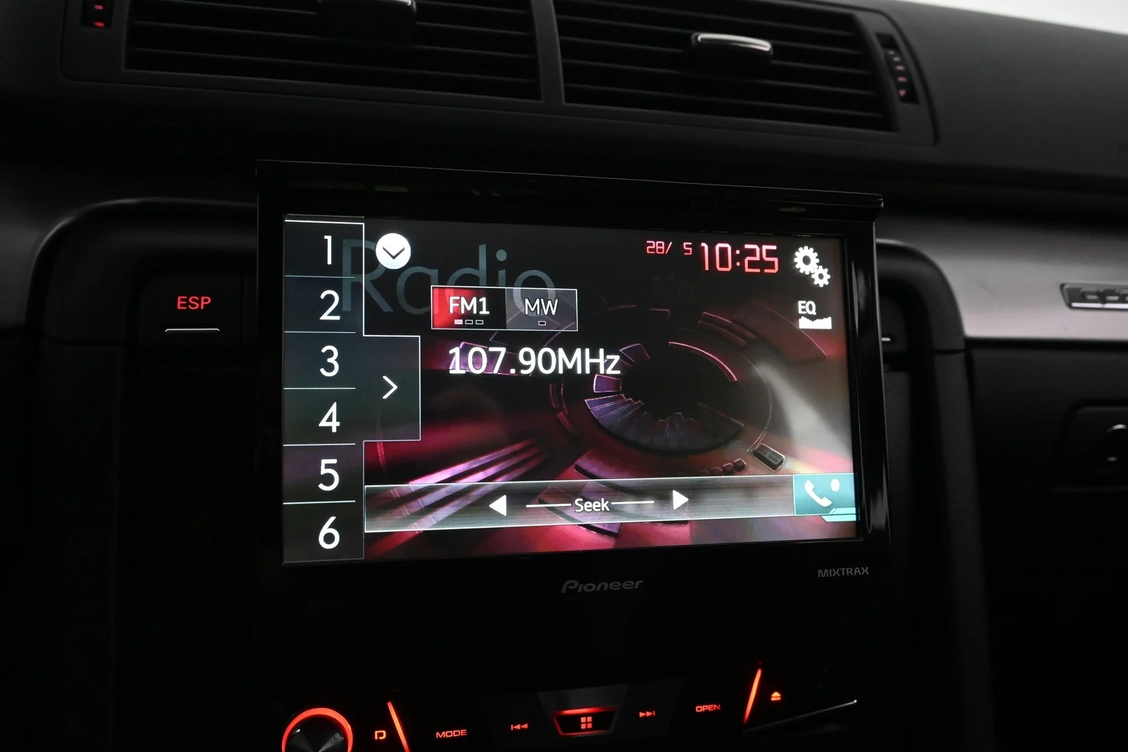 Car Image - 6HSmpHbKU7e9EdlFPpPXf9