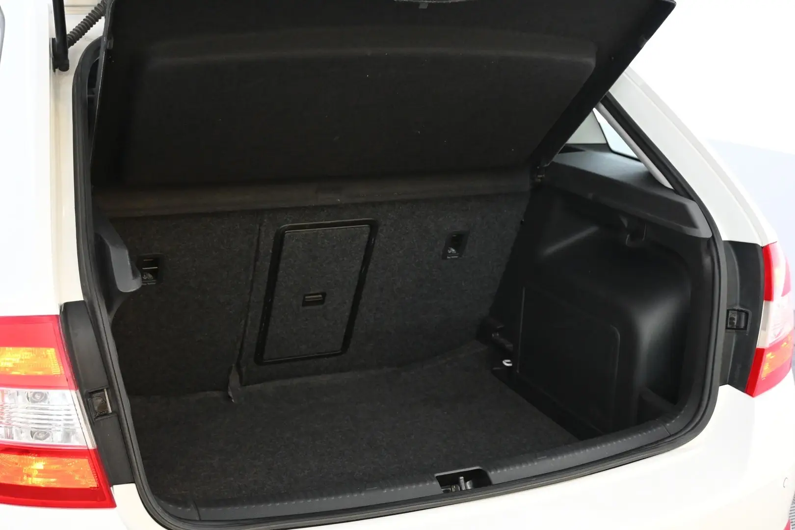 Car Image - 4F5BYQqLp1x2IHsR5lV7FD