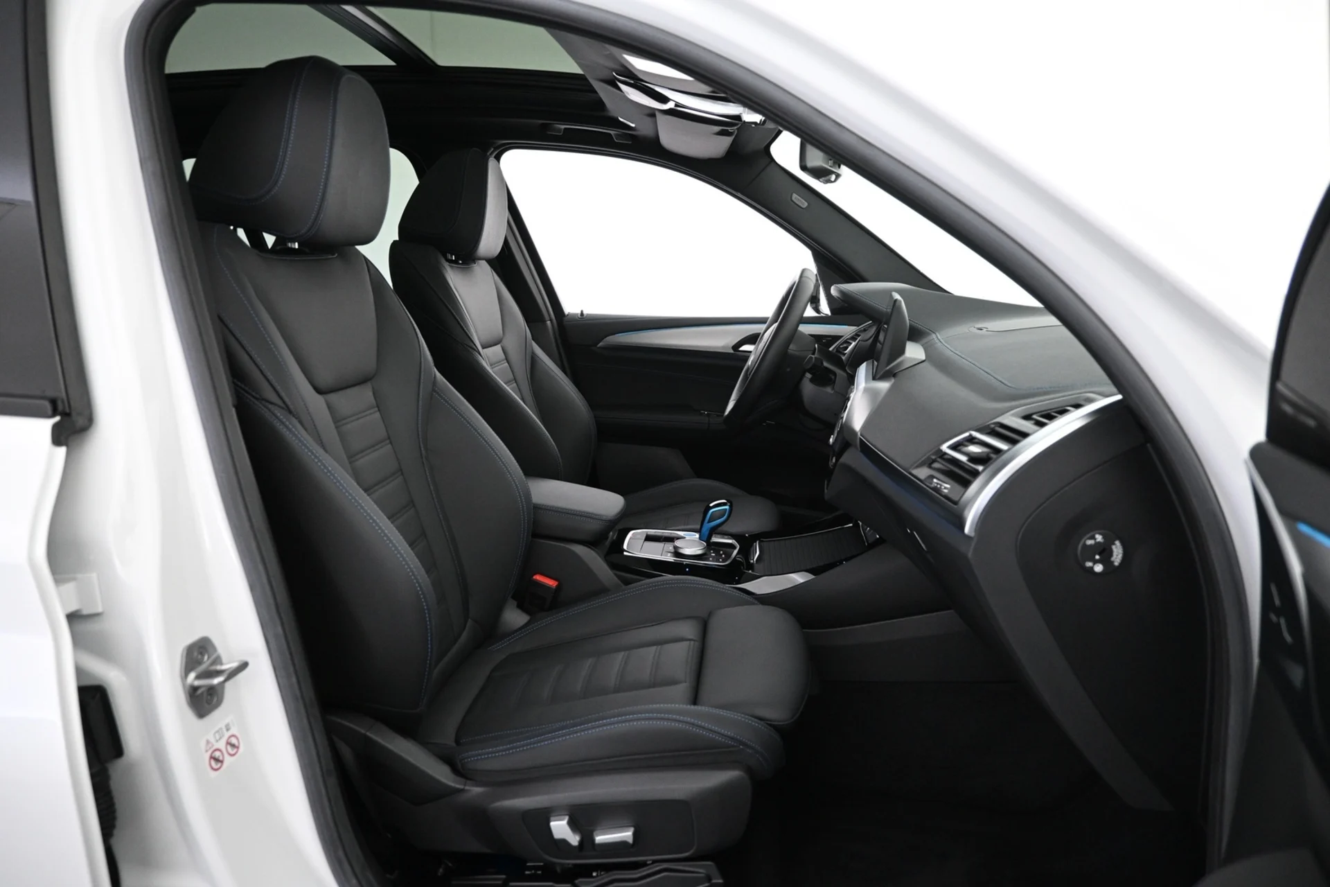 Car Image - 5Y6mhNcFjUHr9Ig45UNBfc