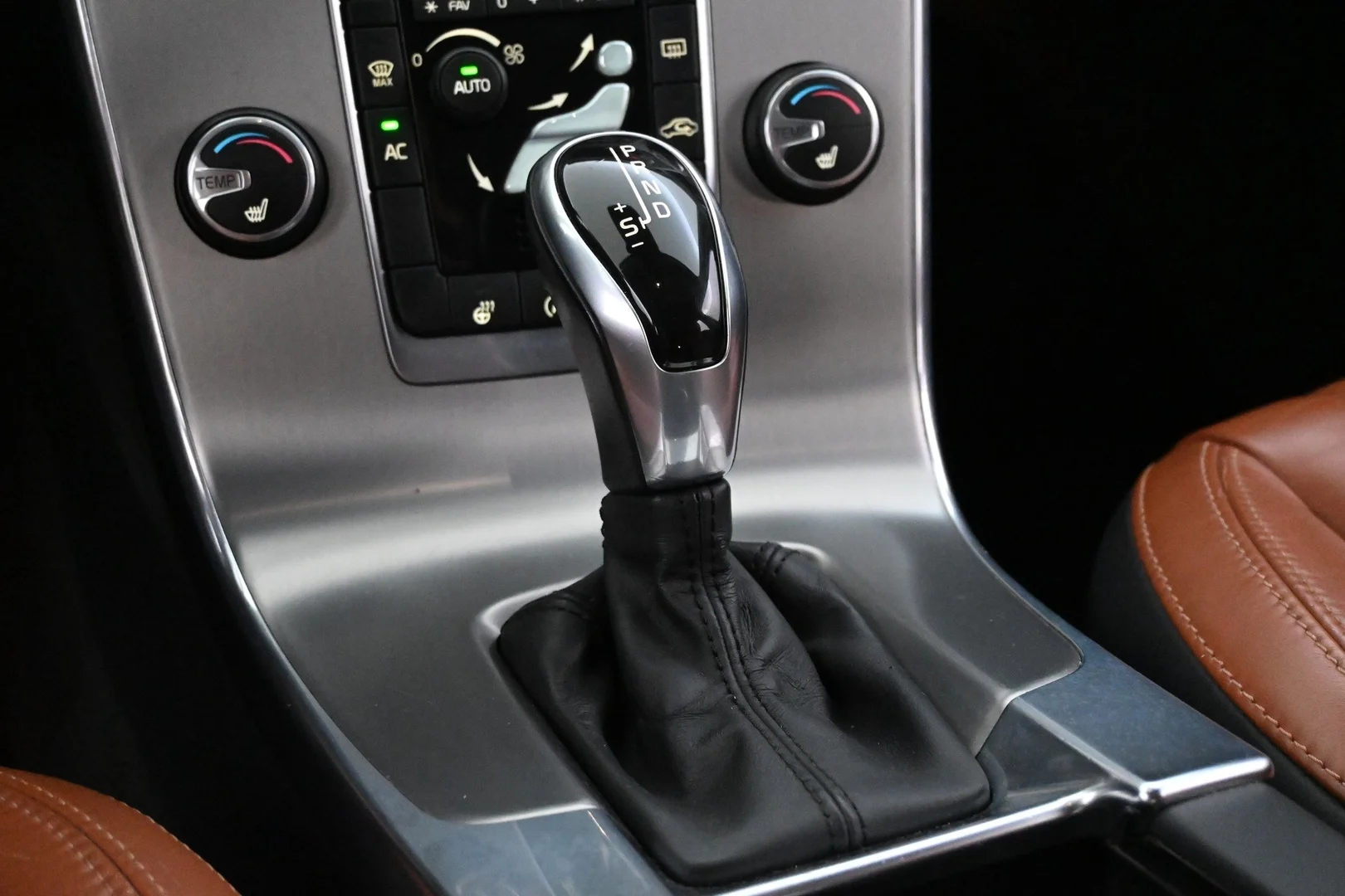 Car Image - 7kUqyjqTyb84DoSuEWRCna