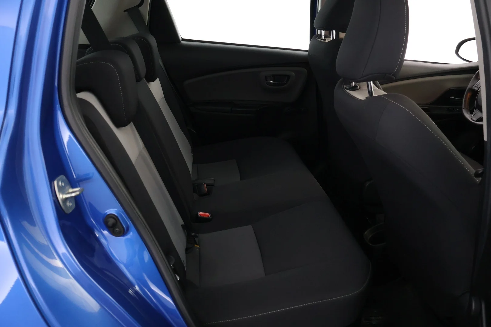 Car Image - 2Yzvl9yh7AztIwo2y00k0n