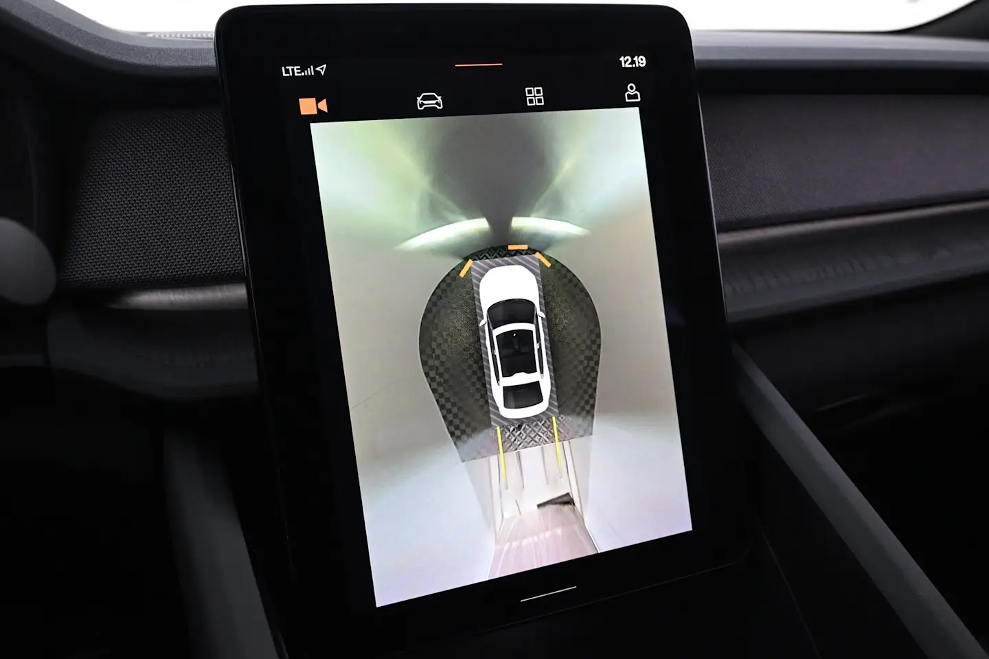 Car Image - 2FLPz800I17BvtVQLwegW3