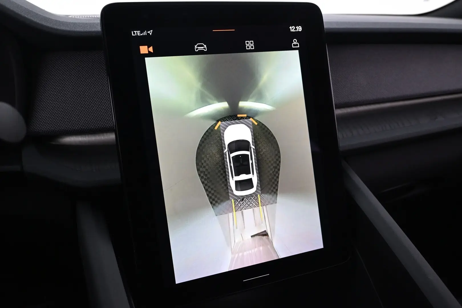 Car Image - 2FLPz800I17BvtVQLwegW3