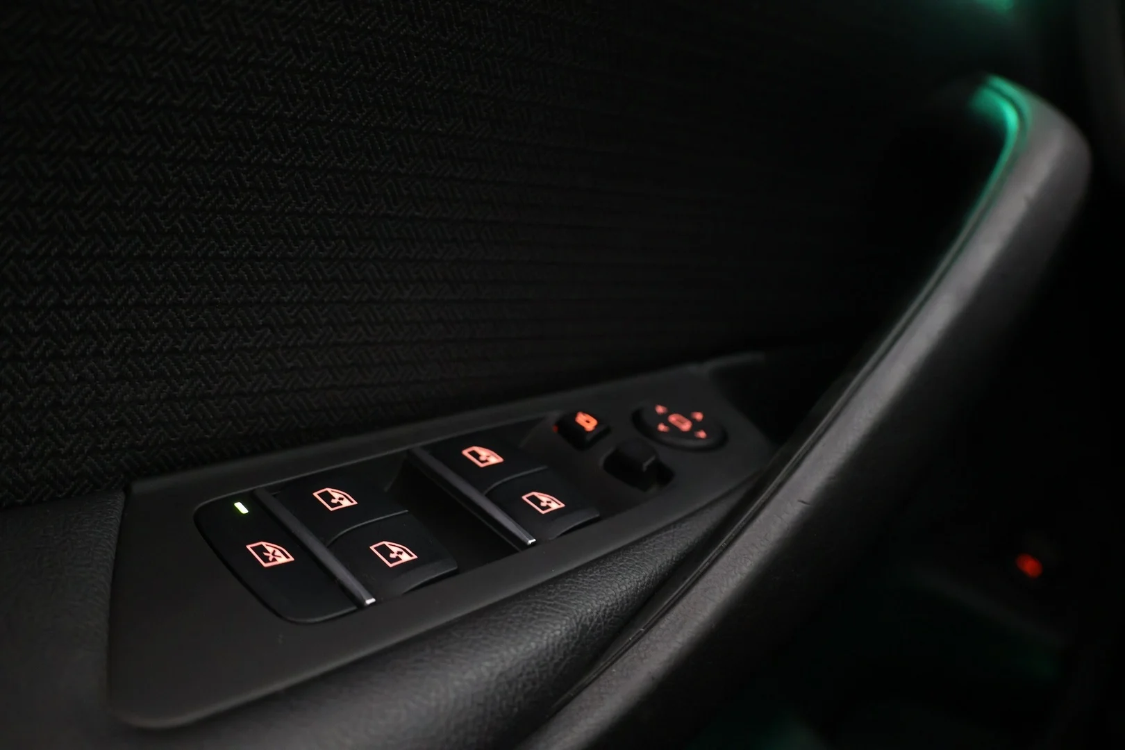 Car Image - 4gkiOL7HSZGBhY18i7W1up