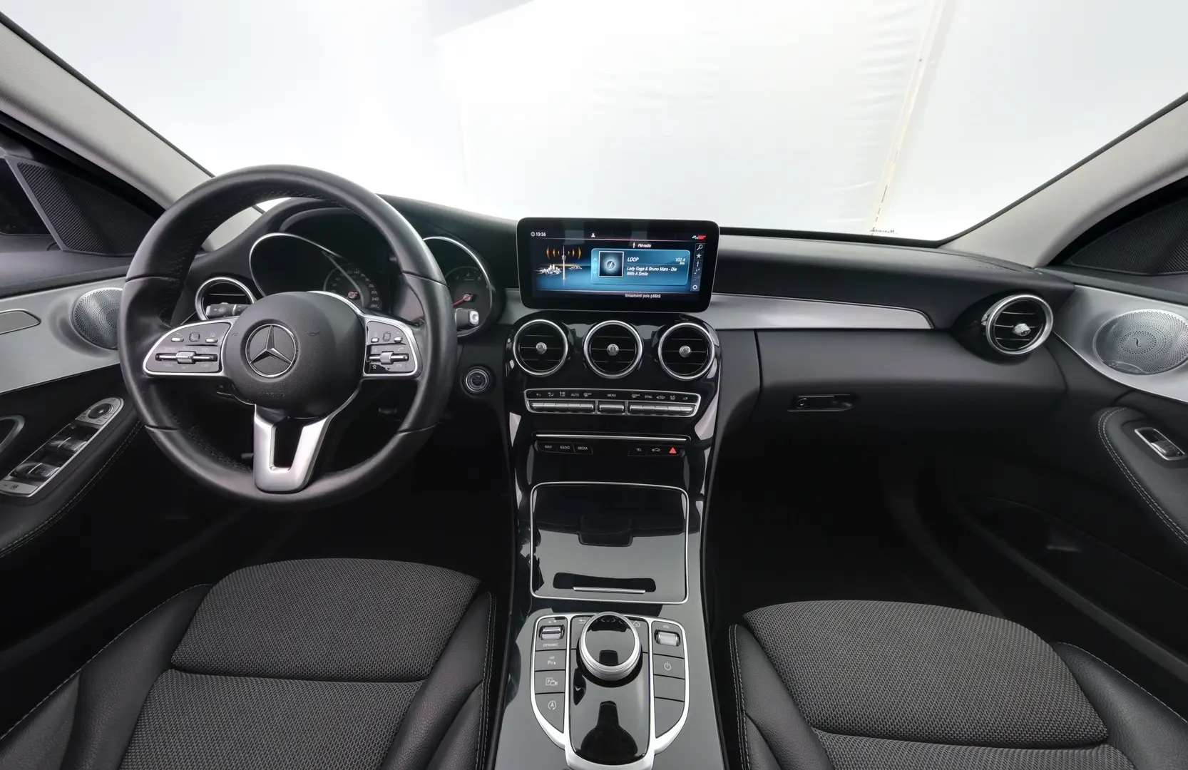 Car Image - 2iBr0wtzMKswZIF3AvXpNe