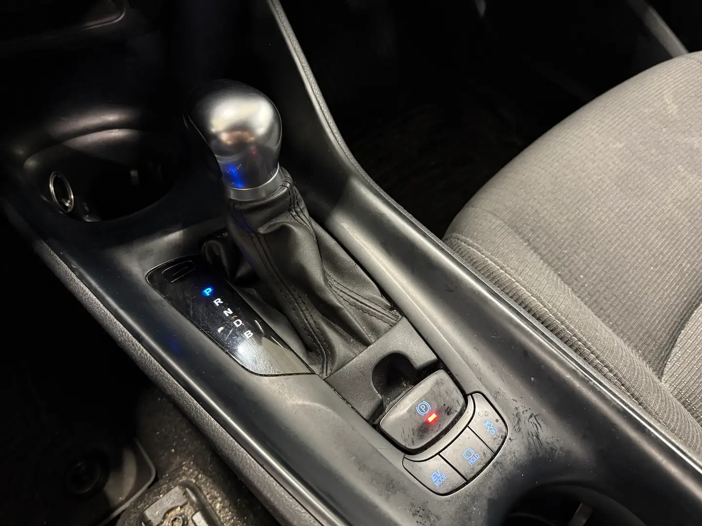 Car Image - 5vC1F4HoL8o0pDU7Kn3Pn6