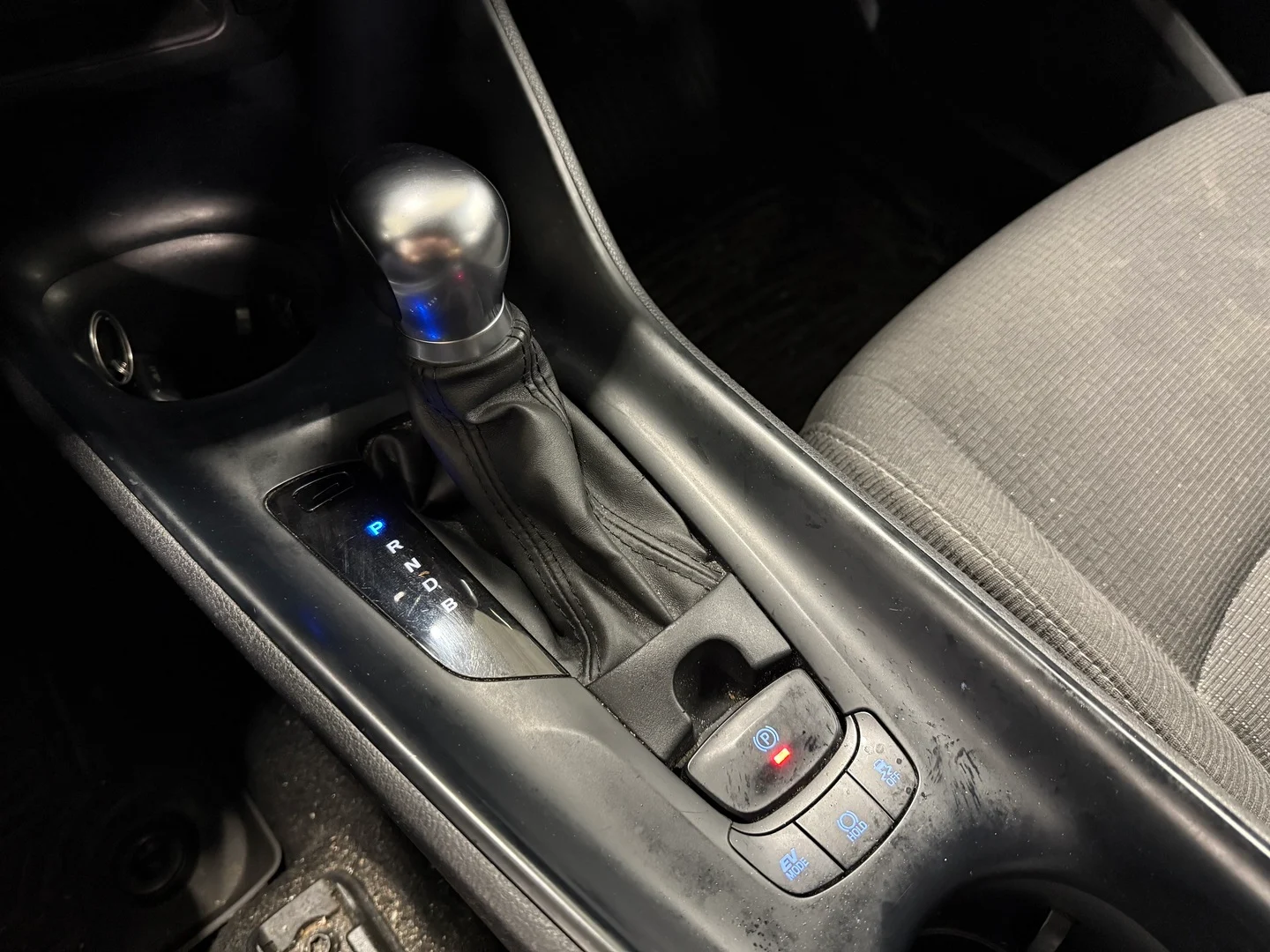 Car Image - 5vC1F4HoL8o0pDU7Kn3Pn6