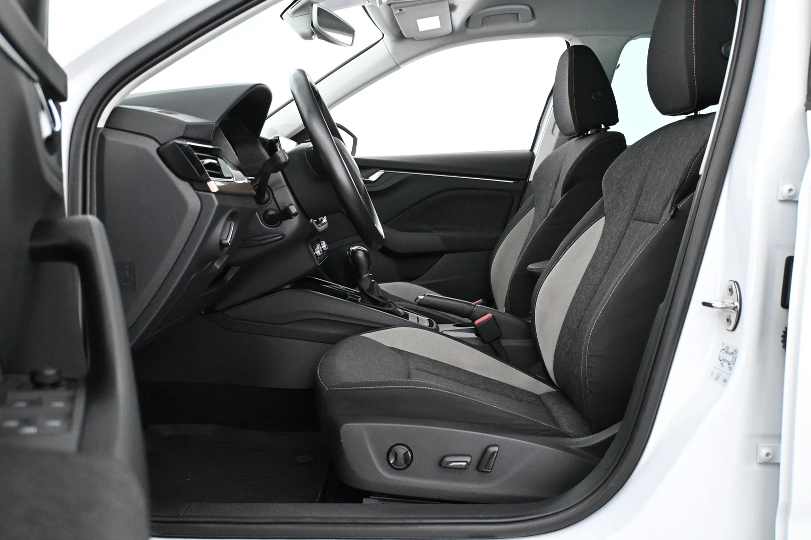 Car Image - PlurHUdh6yyiel85ELeKY