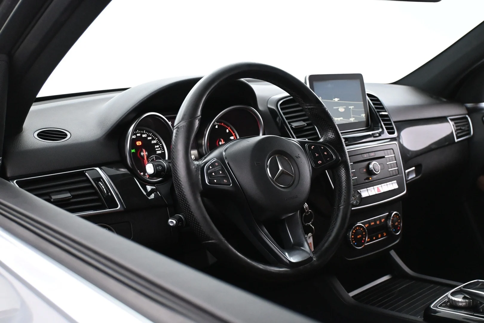 Car Image - Fsajn8ldxKODLpbvmWNEO