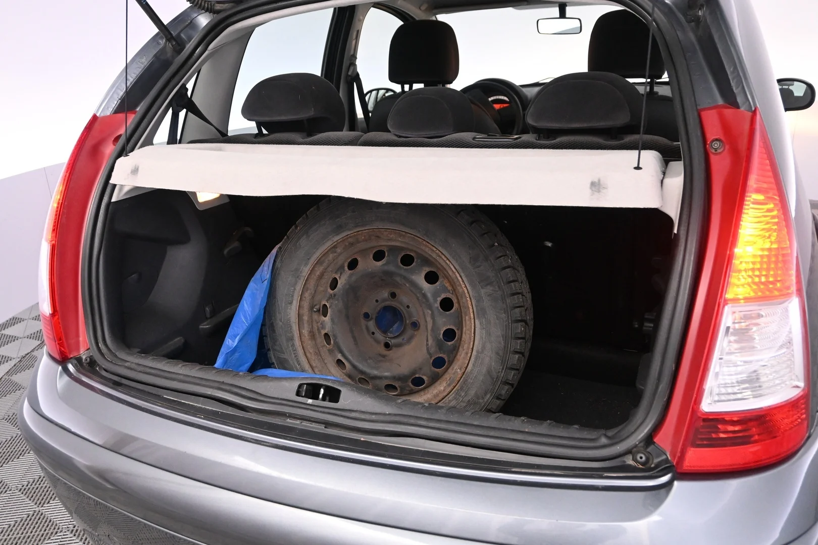 Car Image - 2ik8efcPr0xwsuUyvOhsnS