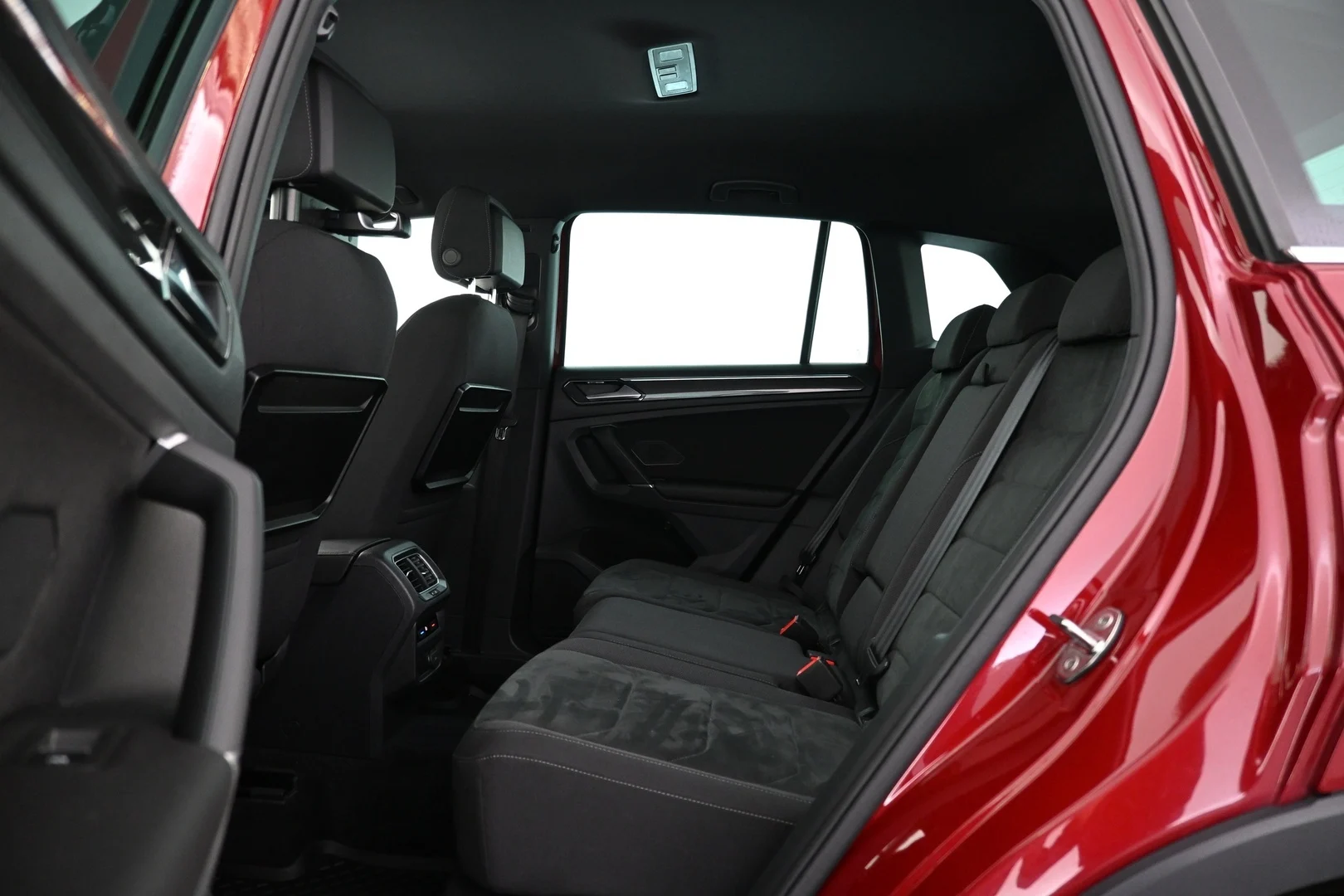 Car Image - 6cMPbRnynJ8N3dvHnqtQ3e