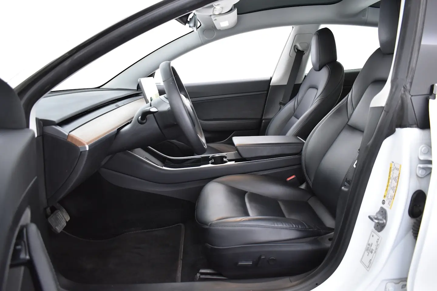 Car Image - 7vwJO3nUxQC7Z0RNCU2Brs