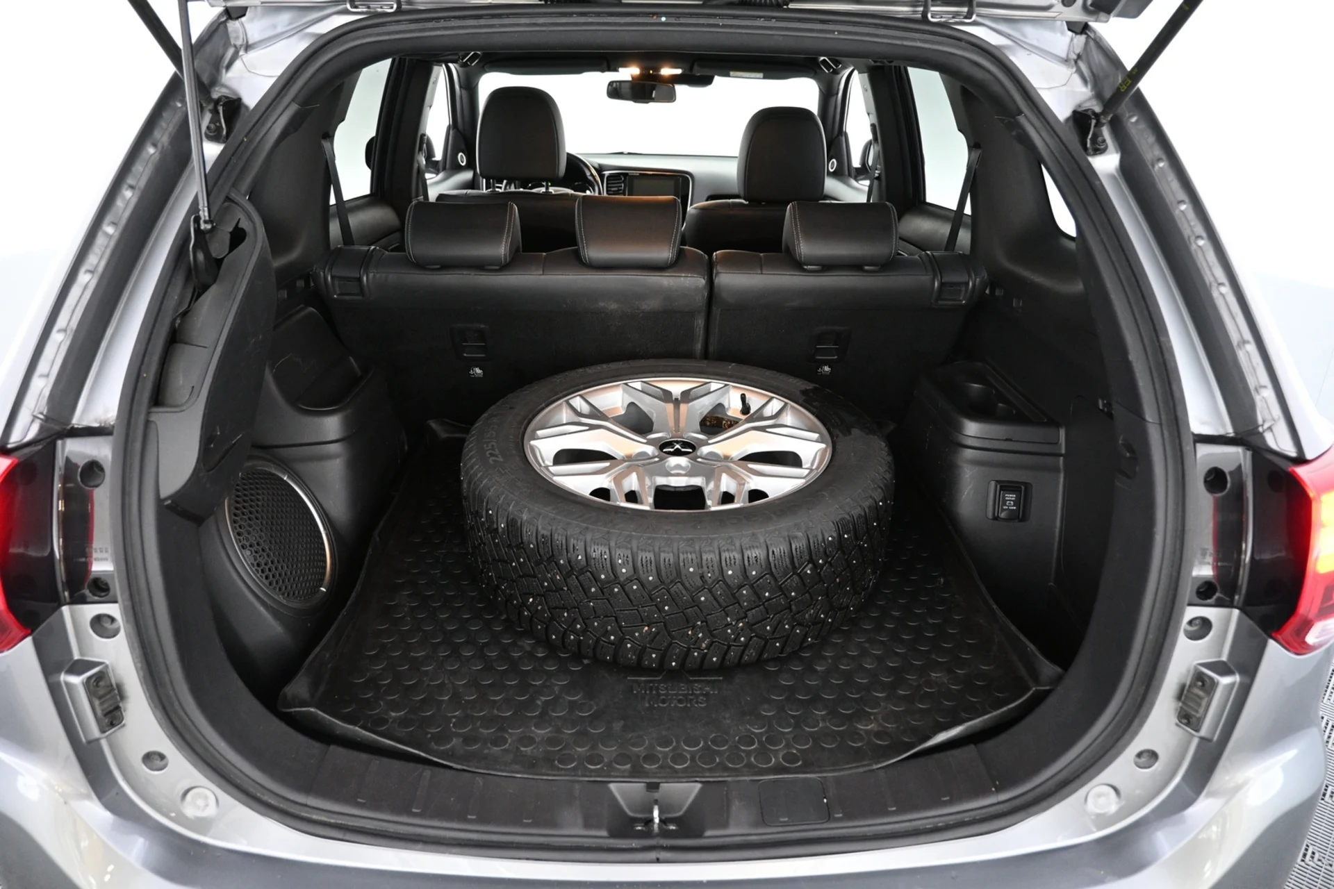 Car Image - 7HKvvT1TRC3IeInRk1IbCg