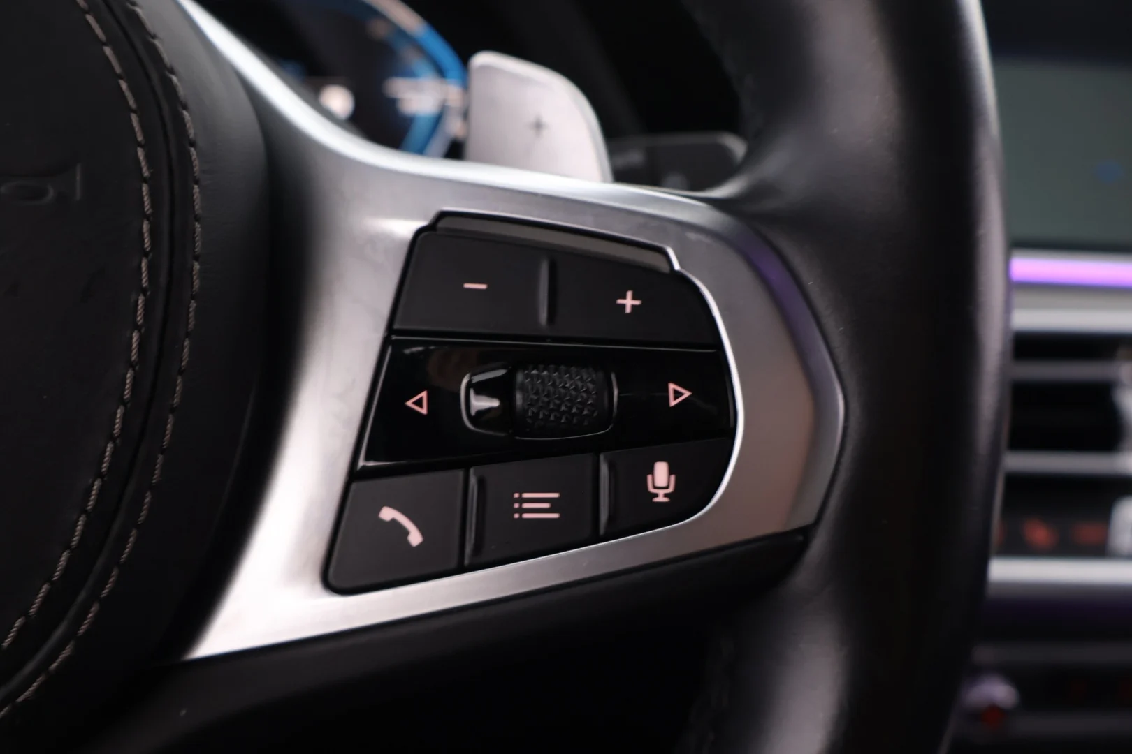 Car Image - 7385WXWHIuSPDZf1WxGXJM