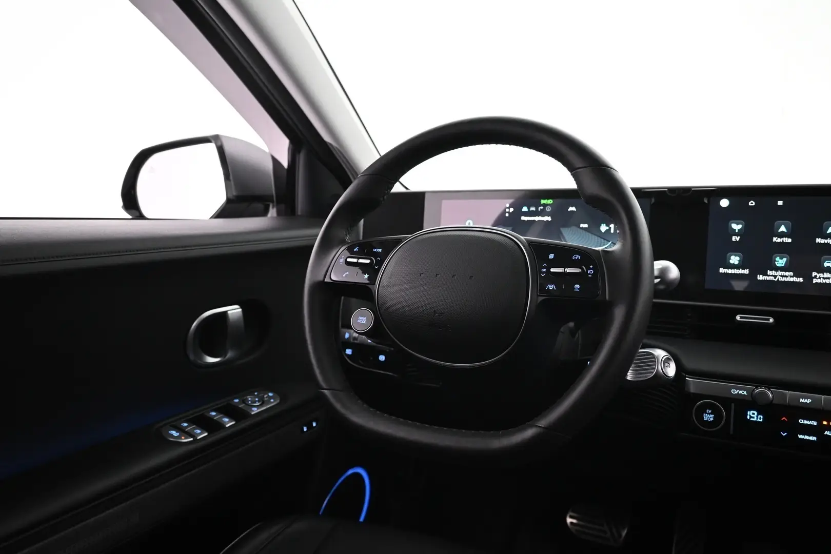 Car Image - 46uEWryf5h9j48cRdEV9U1