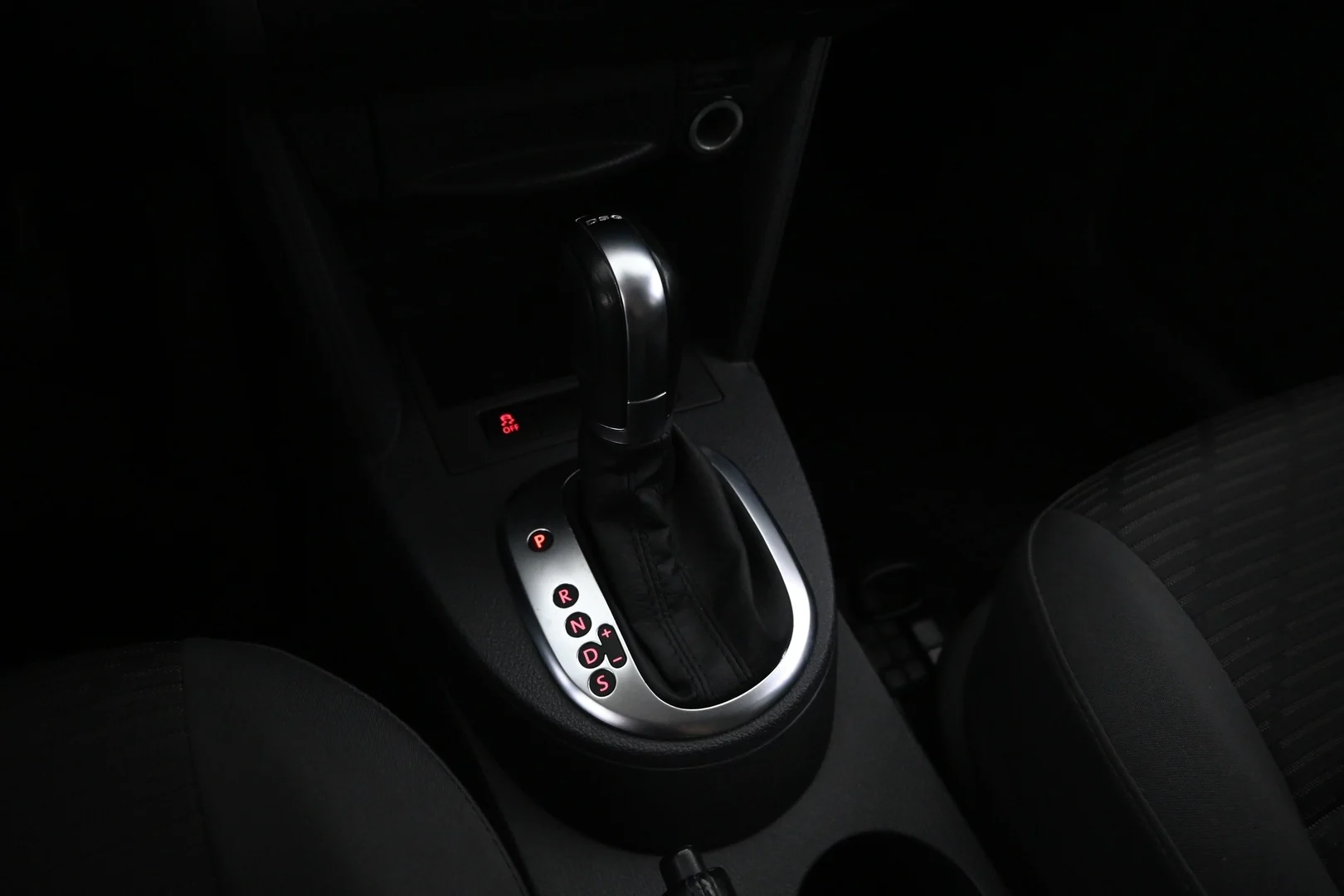 Car Image - 1unHPDNsxmN1rEOvULv3hI