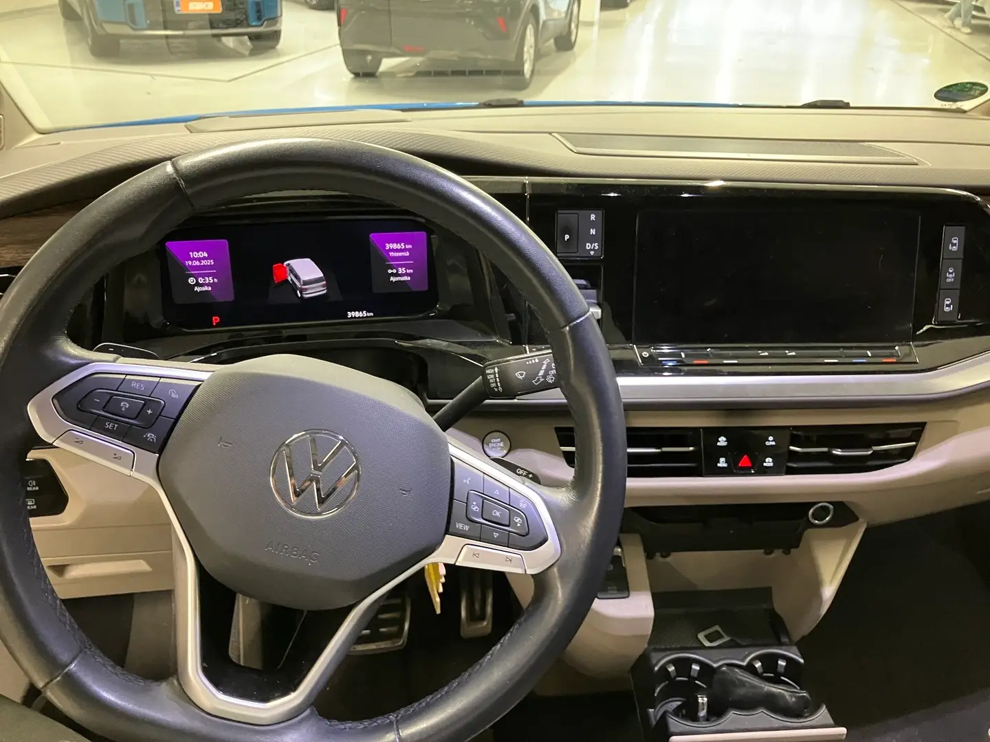 Car Image - 7t4zDog143lDTWgVlhEfIA