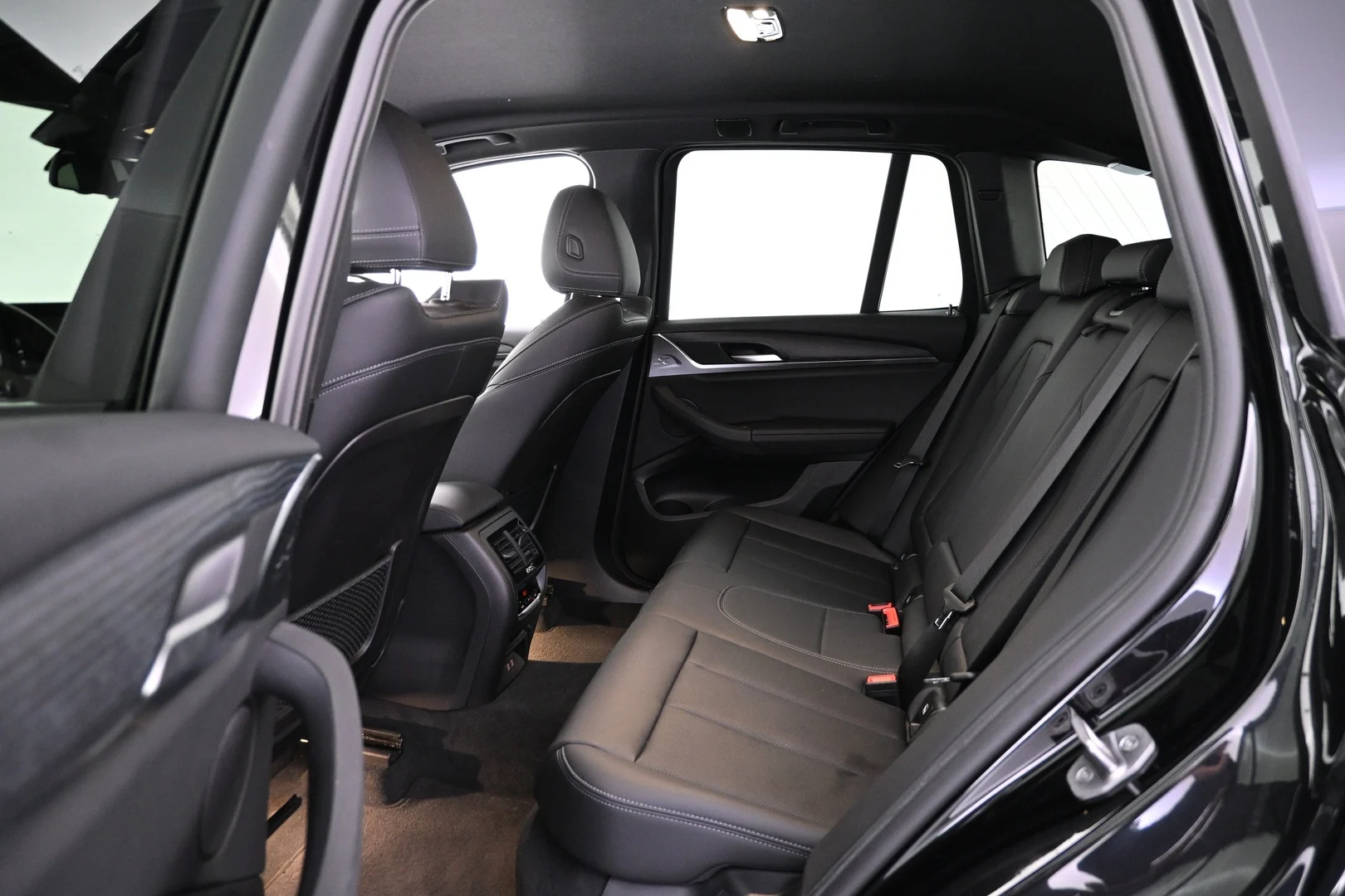 Car Image - 4YVGLQjdnzr8HGCHdnaQCj