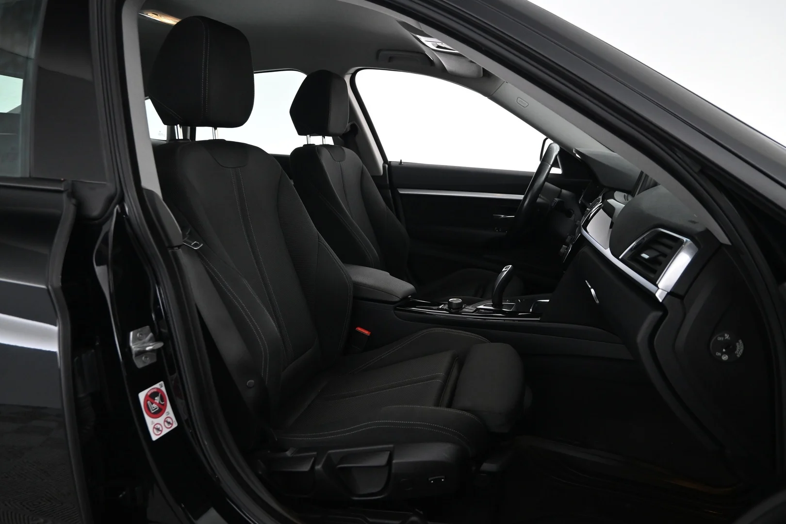 Car Image - Tct6X00Q51JEwYdsOYIPV
