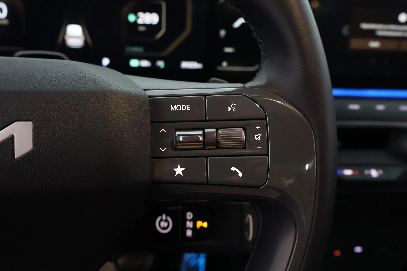 Car Image - lzD0xFlW0dWybwJBzQohA