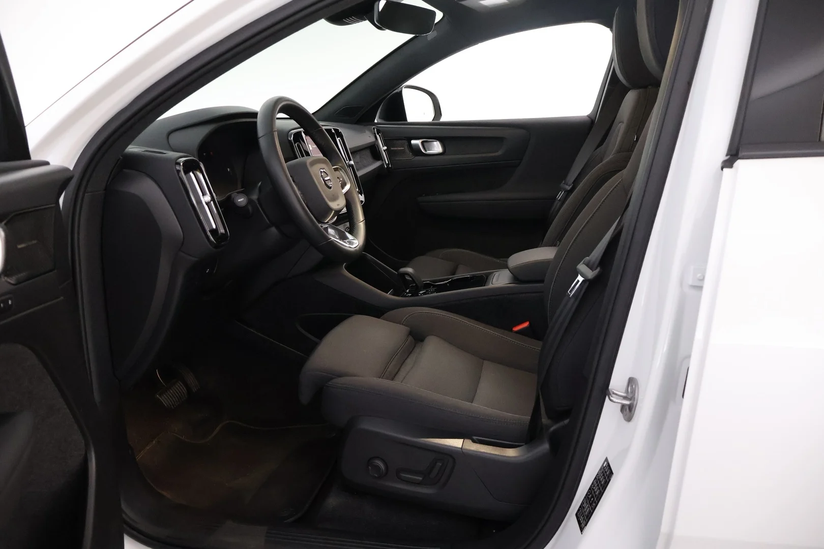 Car Image - 7gXPg5RJQTvD4l8WTf4qZB