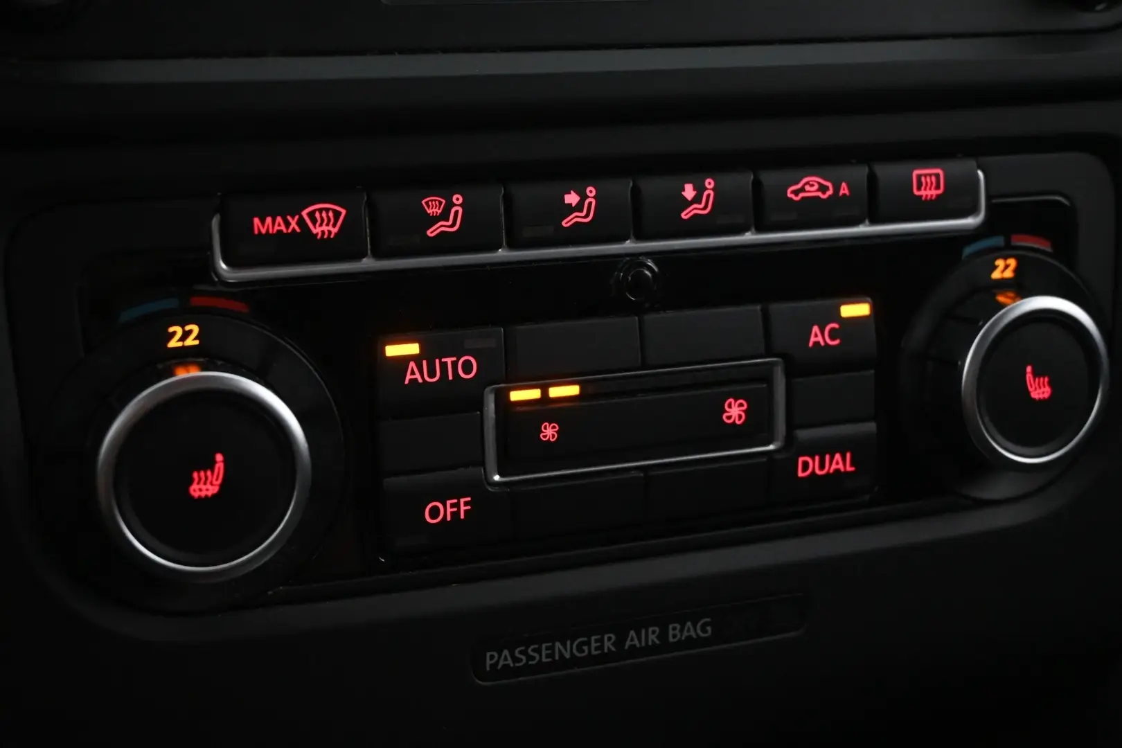 Car Image - 1RHrr6IdQq6AT0oHzhn2os