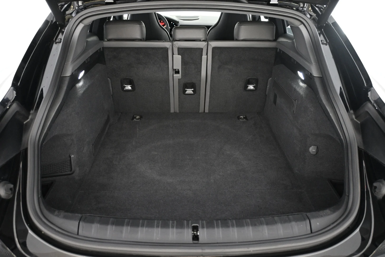 Car Image - 1ts2EMq7QdryiM9IJp1B7Q