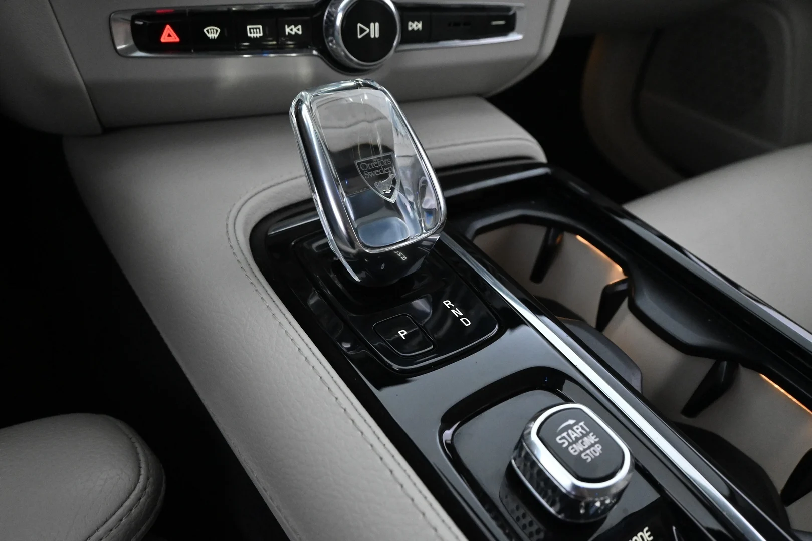 Car Image - 6iL4nPhr9tCnTl8vwLKTCo