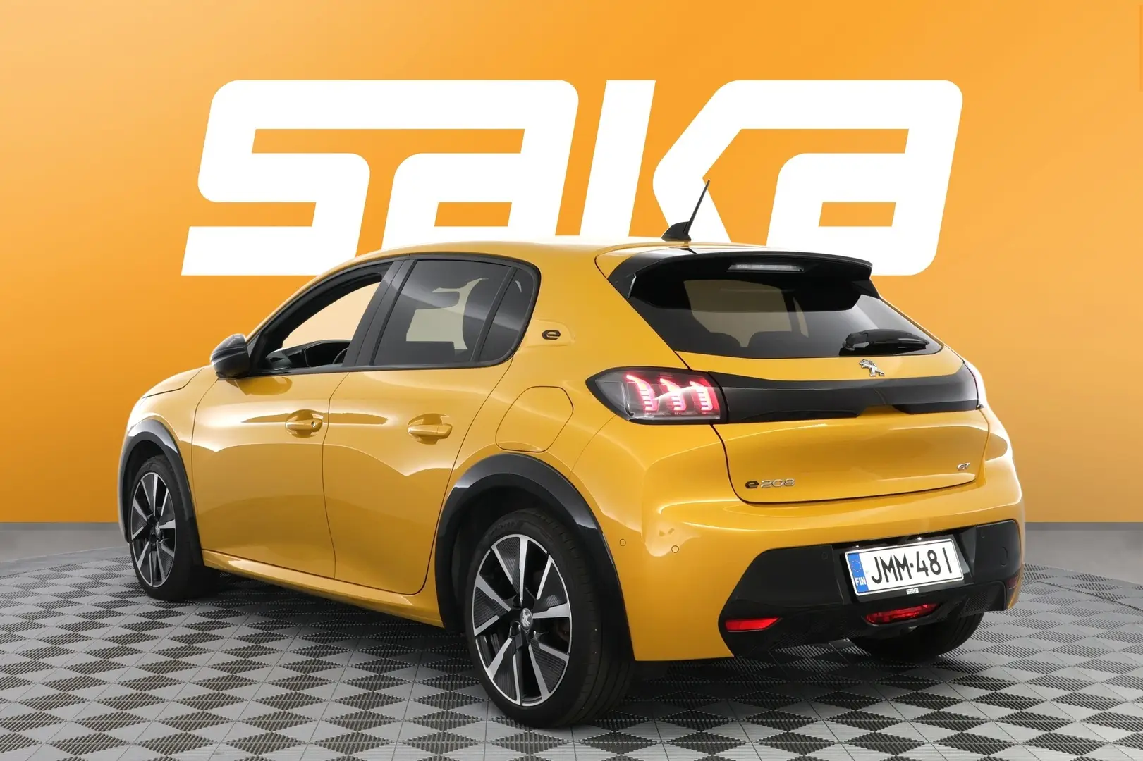 Car Image - Oyx9WXkBsVN8caE55q28K