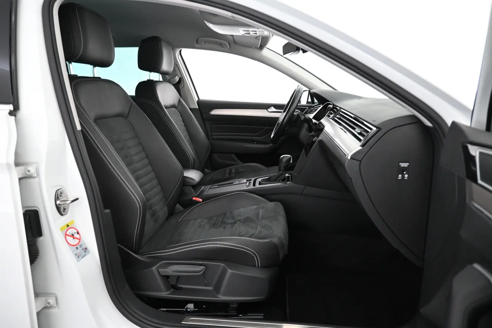 Car Image - 7qKM8SmkIEpFWAbqzRMux7