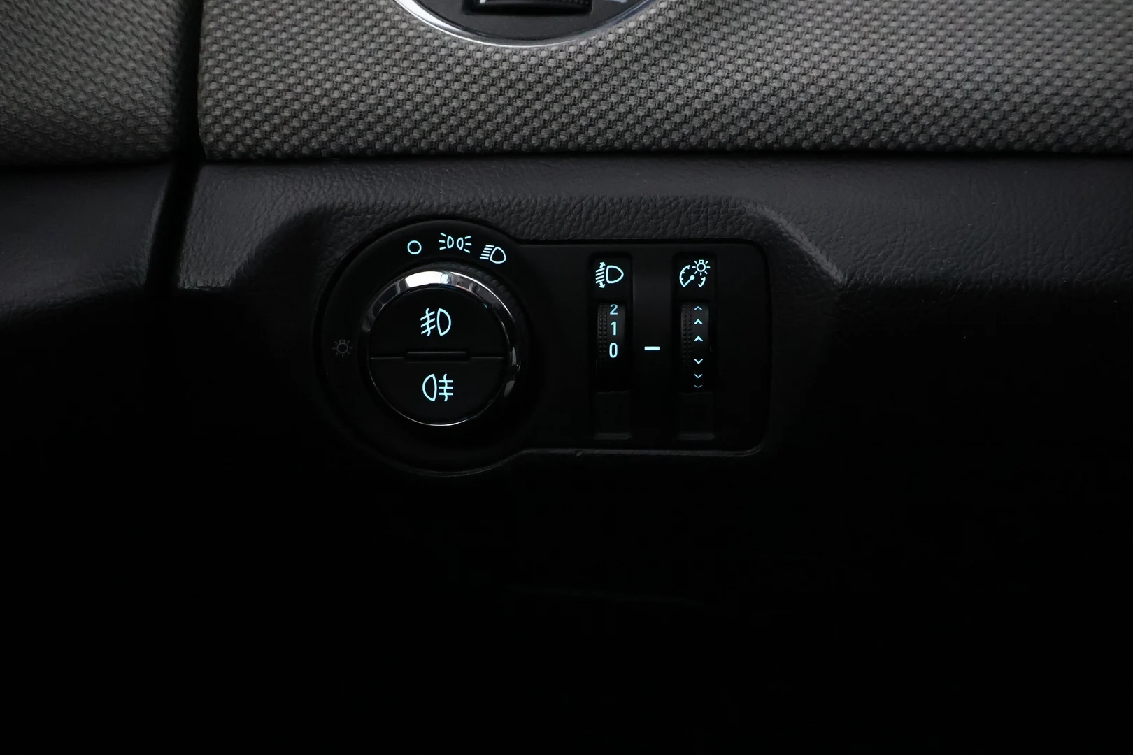 Car Image - 1g3Bpu0i2MhI1xwNz8MoF9