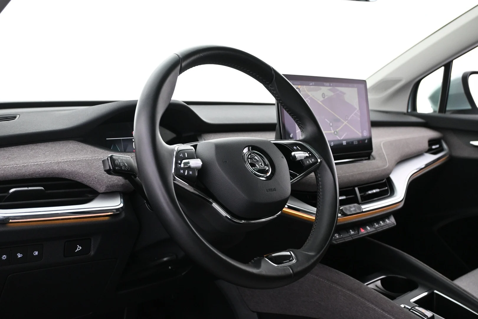 Car Image - 2u9giQqXkxyRvR6RnudEm8