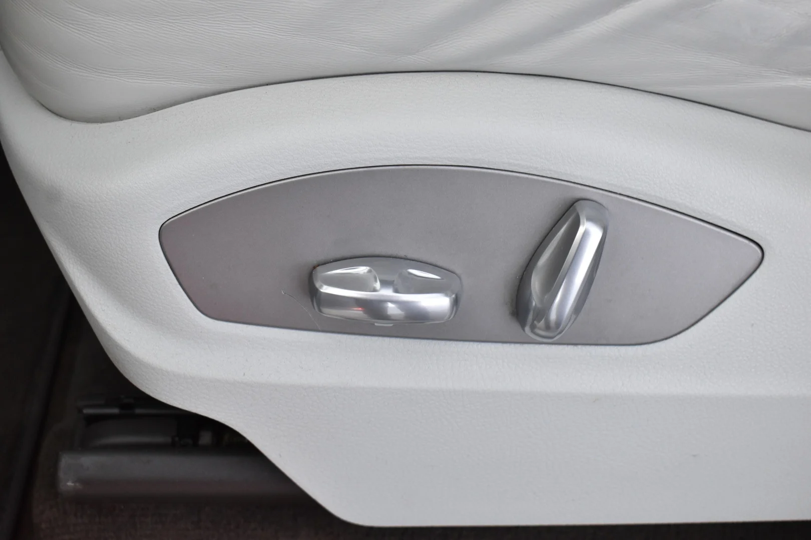 Car Image - 2bwZcDxeulxozHRIsW7MLT