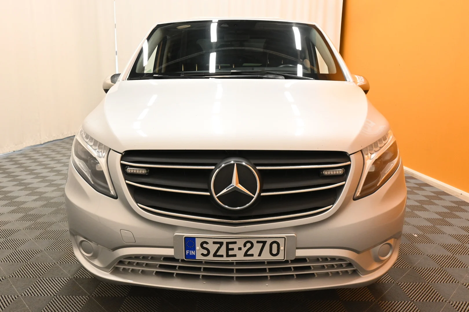Car Image - 4HzYnRD6zYKN0SsPyLRxxw