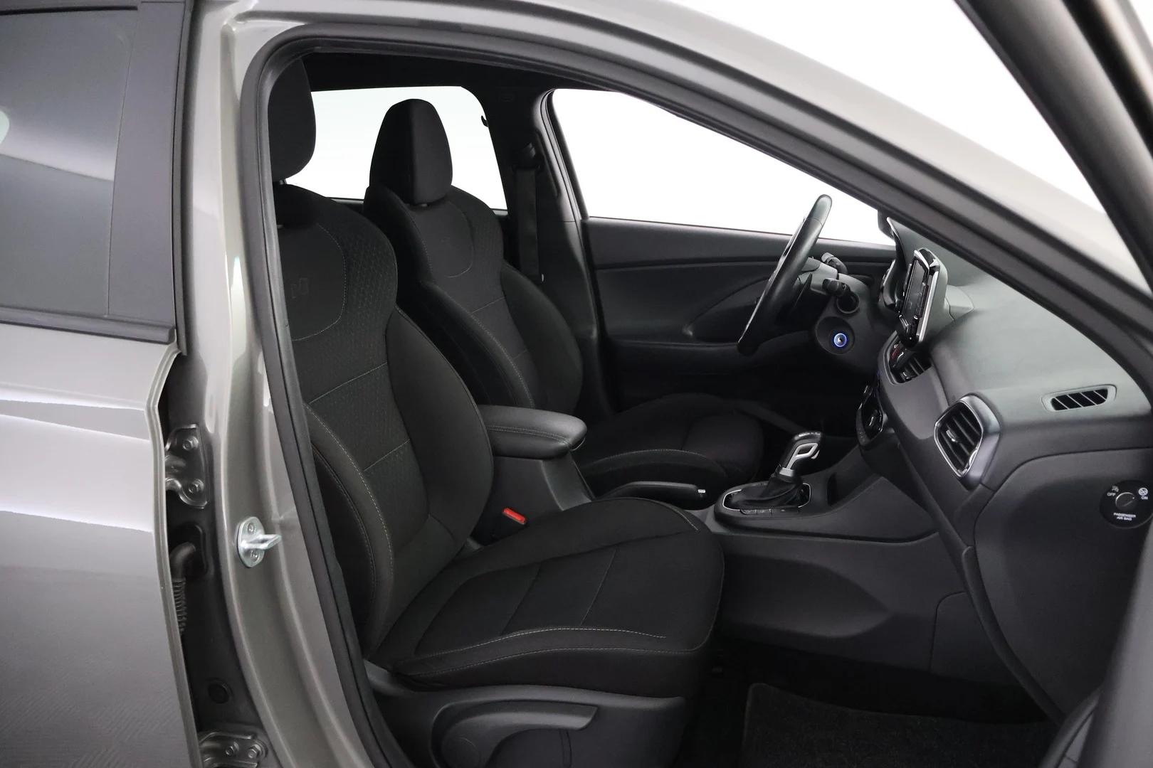 Car Image - 5LGhfiuGlMt9J4Jn30pWRu