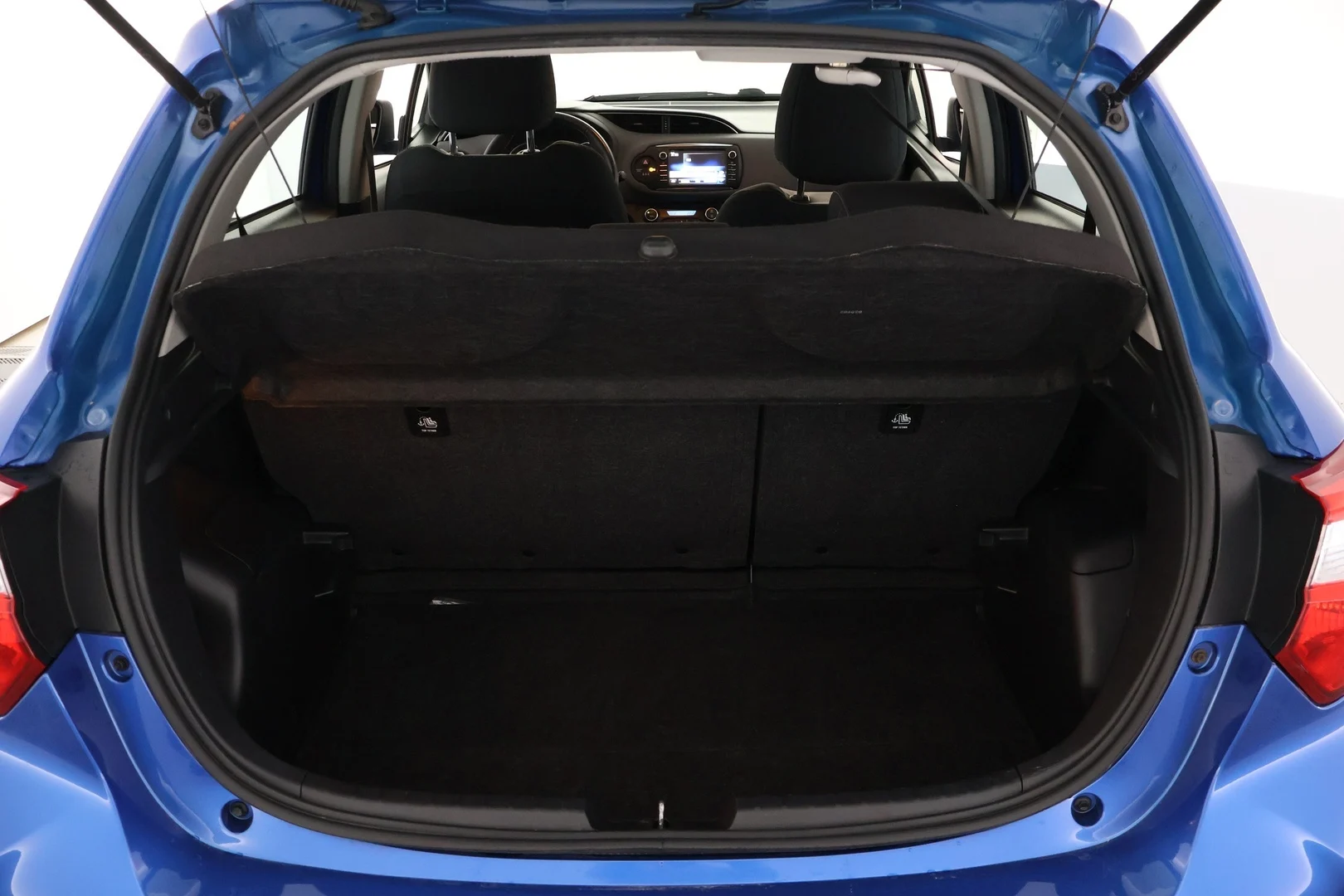 Car Image - 2Yzvl9yh7AztIwo2y00k0n