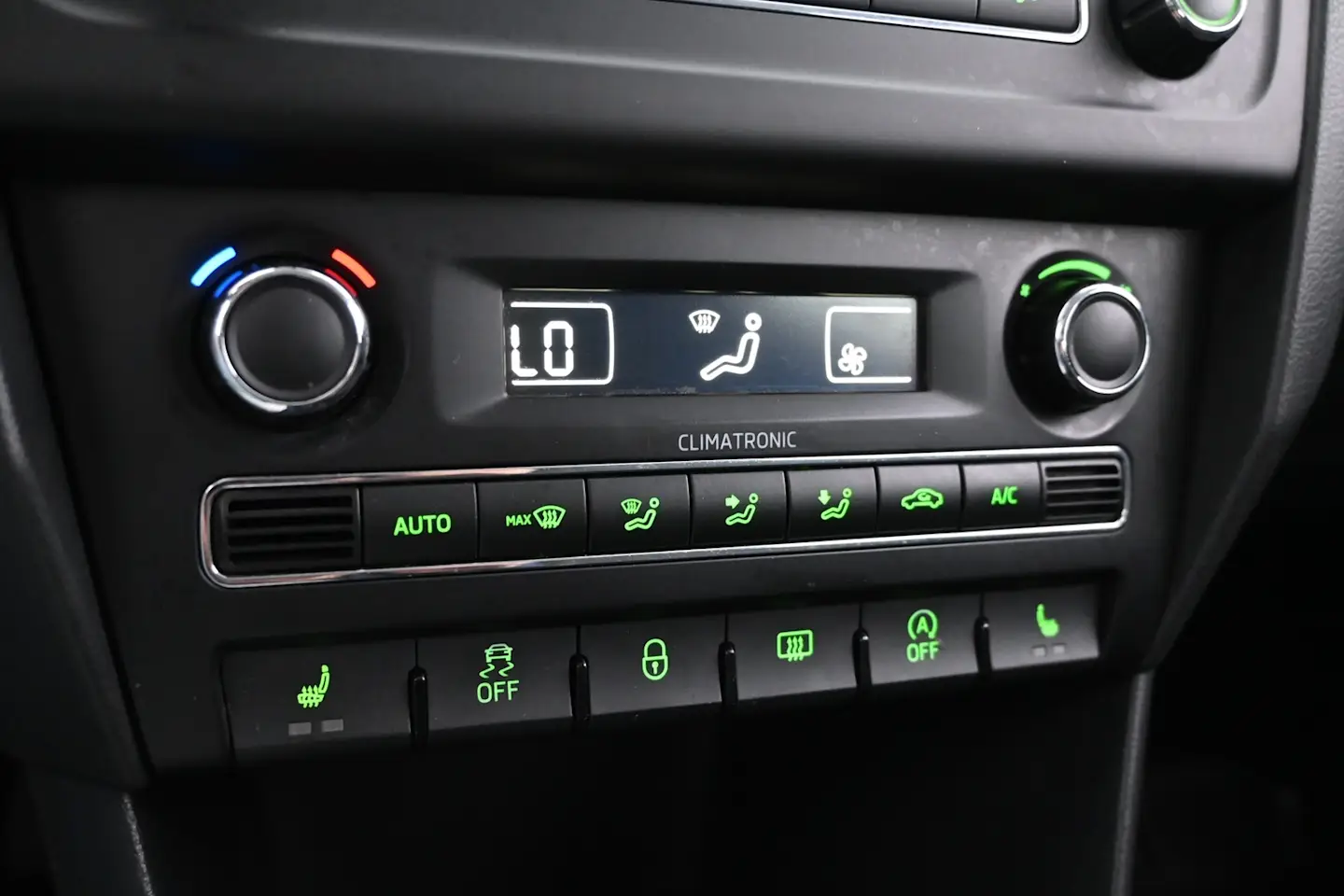 Car Image - 4QGkvufVbDlqKPSHhYqIcG