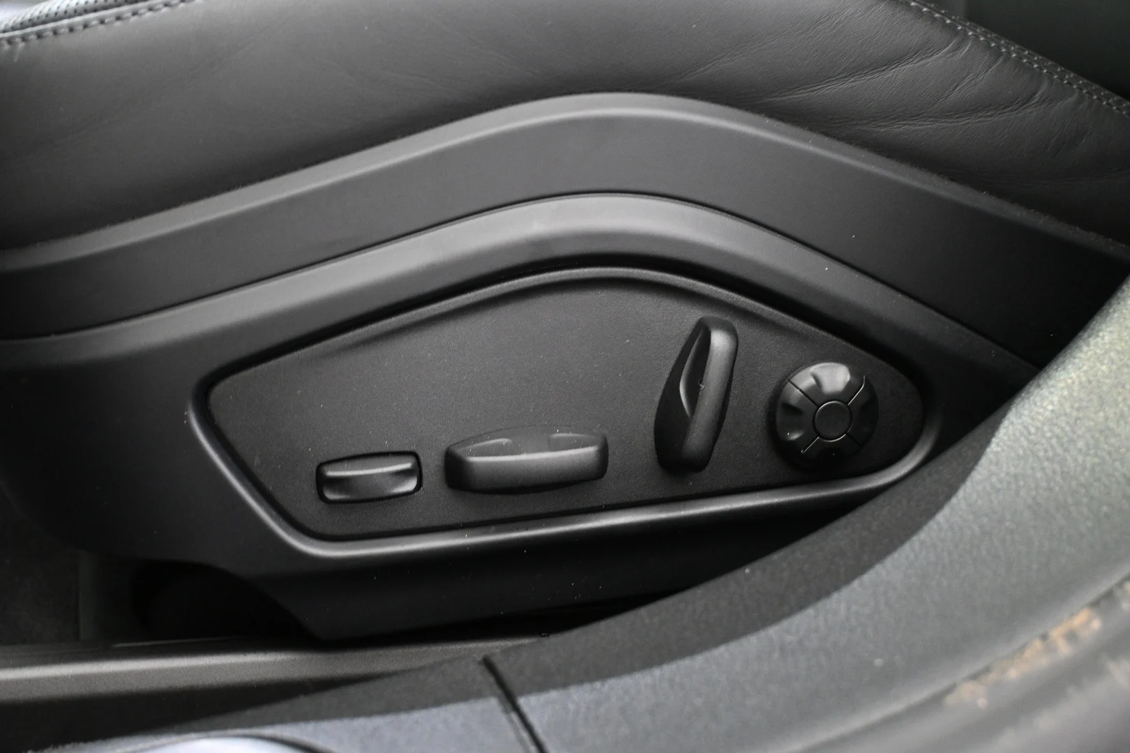 Car Image - 6tqKy0S5IRDZYECjJr0mW9